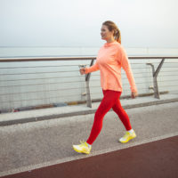 Courir lentement ou marcher vite : que faut-il choisir ?