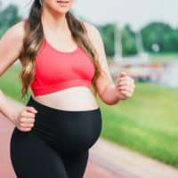 Courir pour déclencher l’accouchement ? Une mauvaise idée !